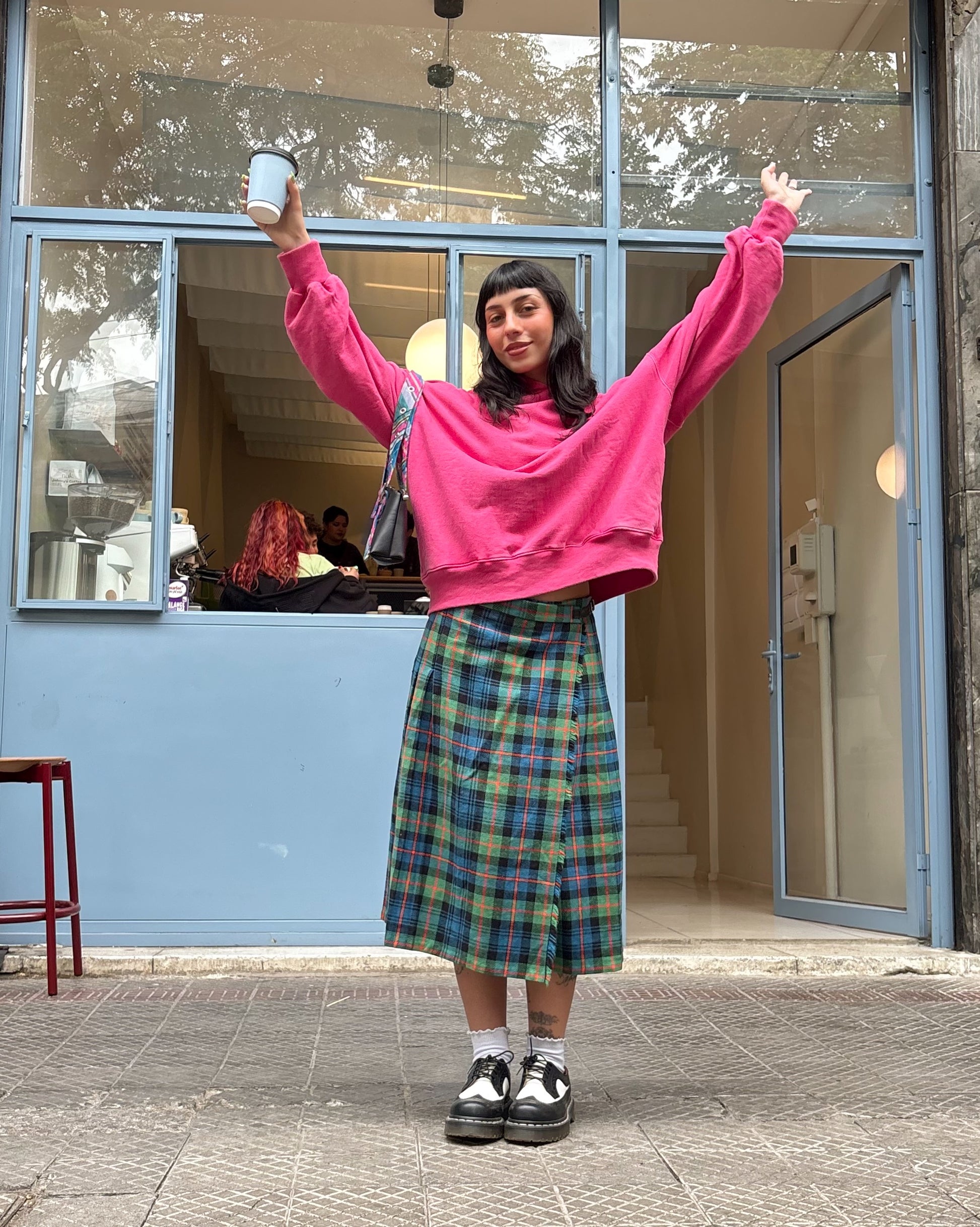 Poleron rosado con gorro desgastado estrella en espalda