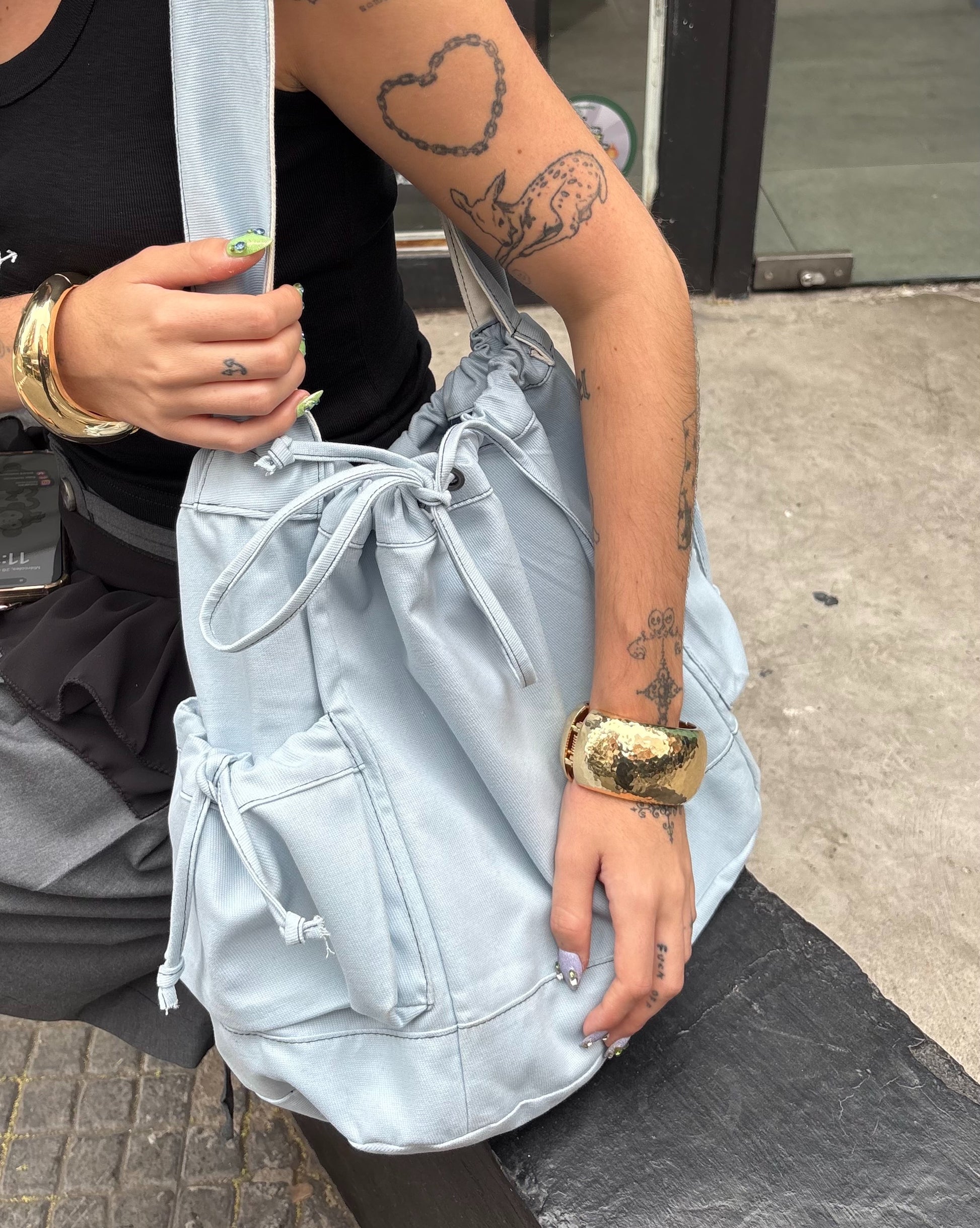 Bolso con amarres tipo saco Celeste