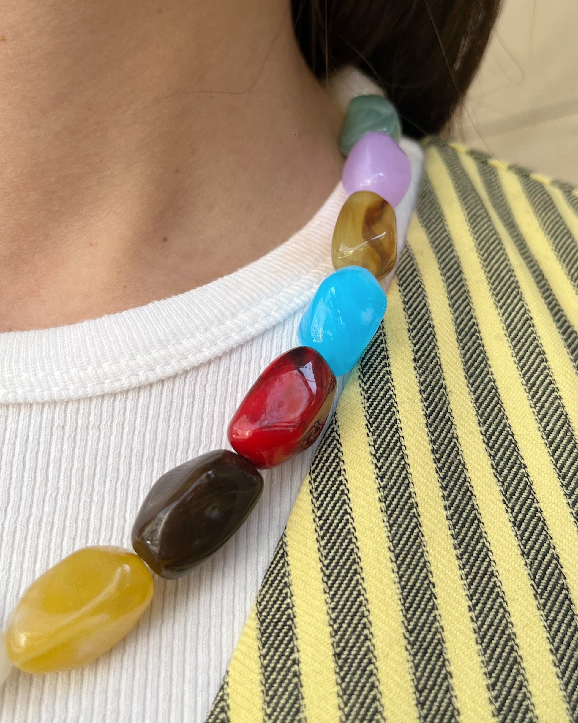 Collar piedras acrílicas colores
