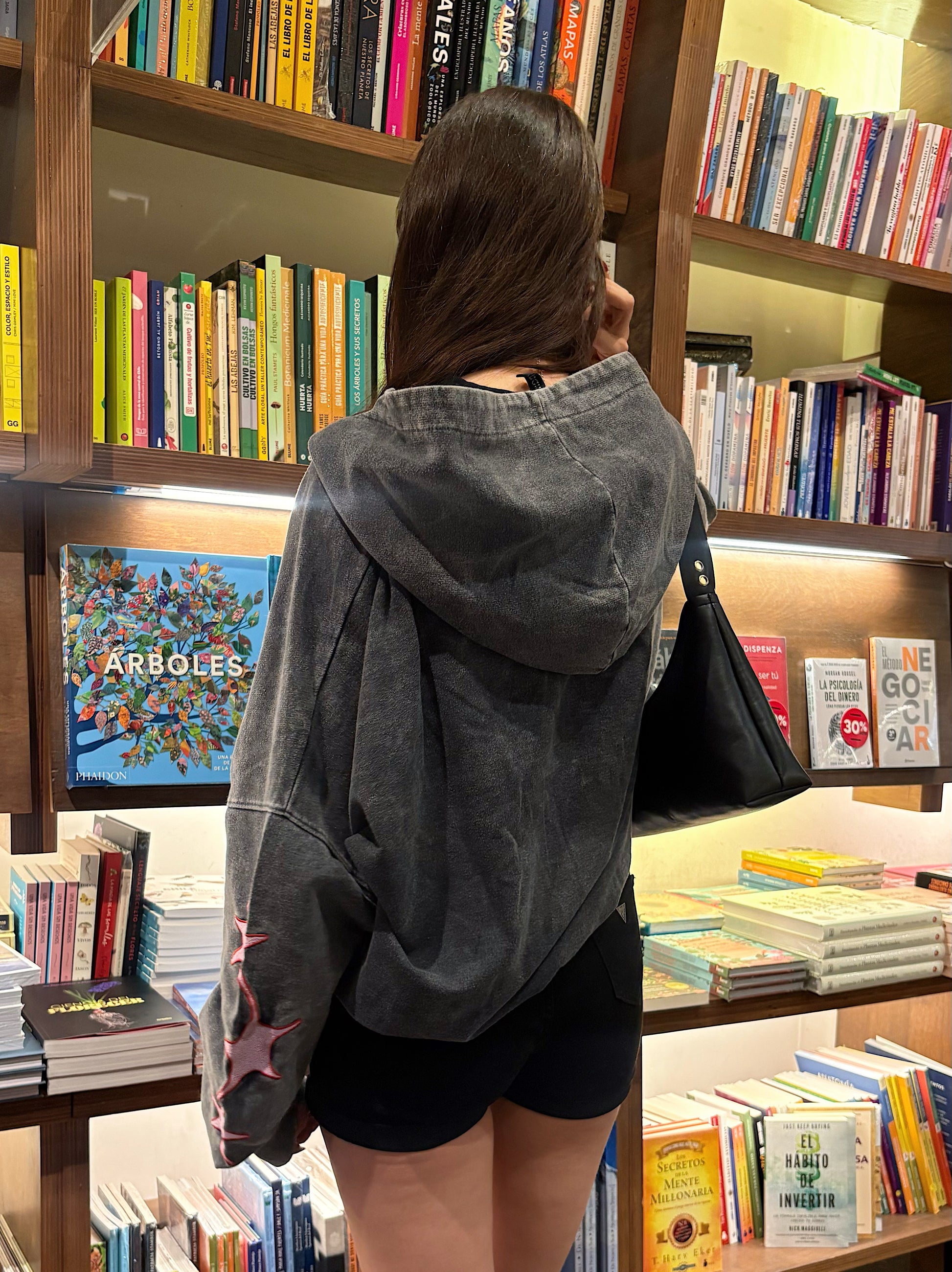 Poleron Gris Claro Boxy Abierto Acid Wash Estrellas Bordadas