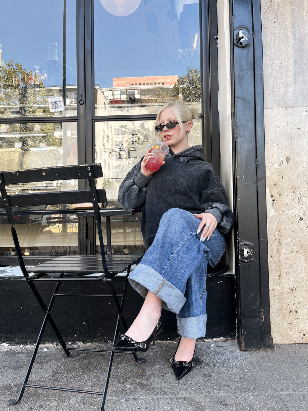 Poleron gris con gorro desgastado estrella en espalda