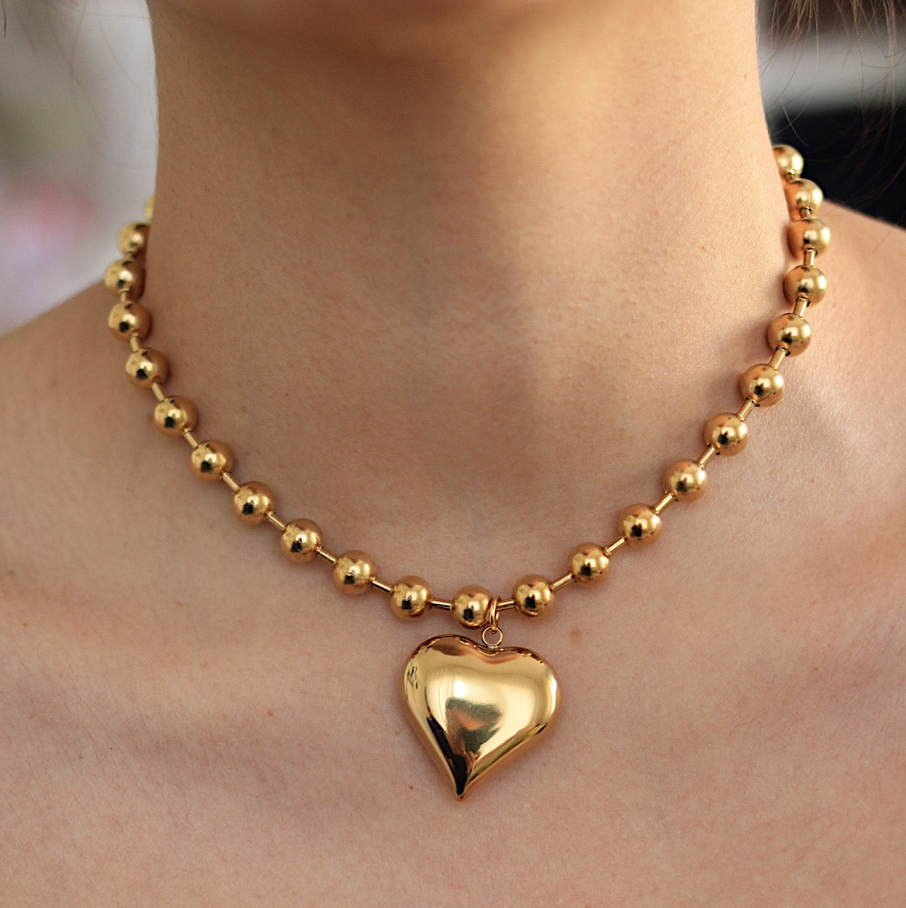 Choker colgante de corazón, gargantilla de cuentas de acero inoxidable Dorado