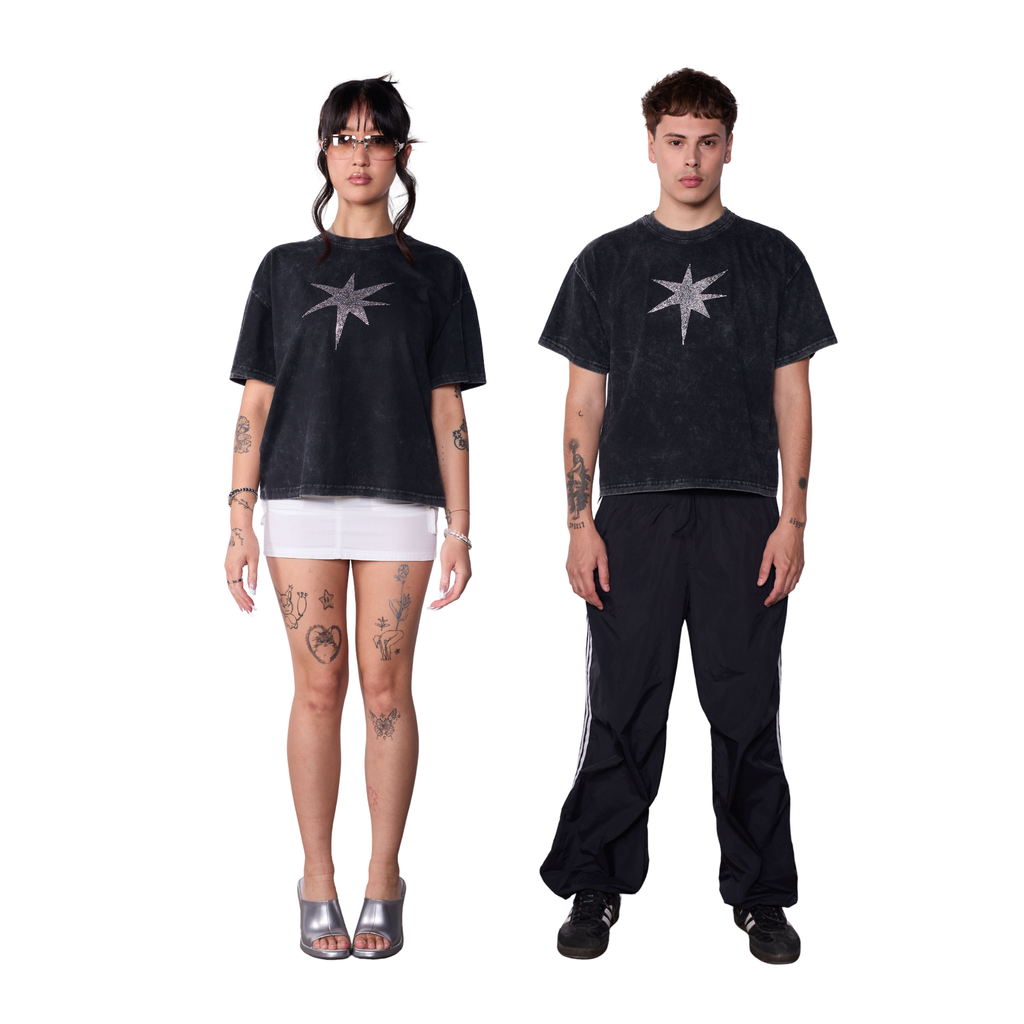Polera Boxy Fit Negra Estrella Strass Acid Wash