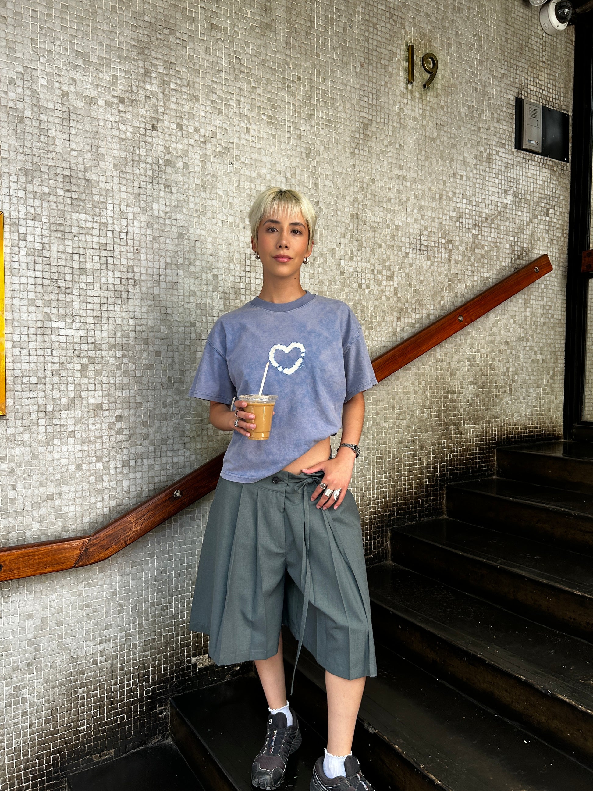 Polera Boxy Fit Celeste Nube Bordada