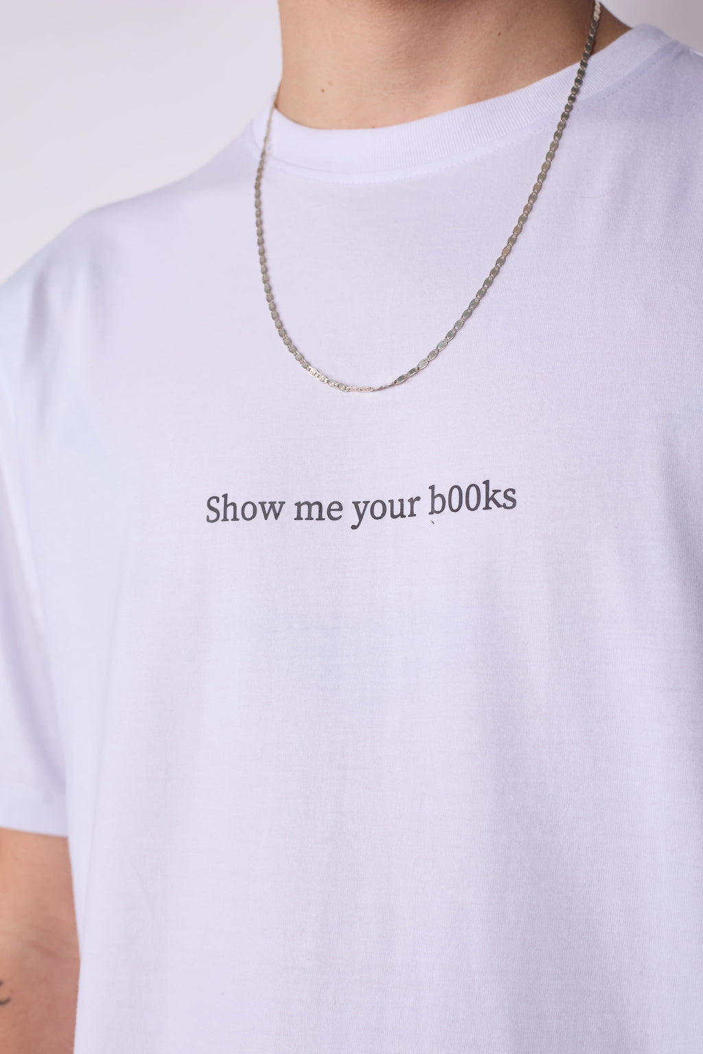 Polera Slim Fit Show me your bOOks.