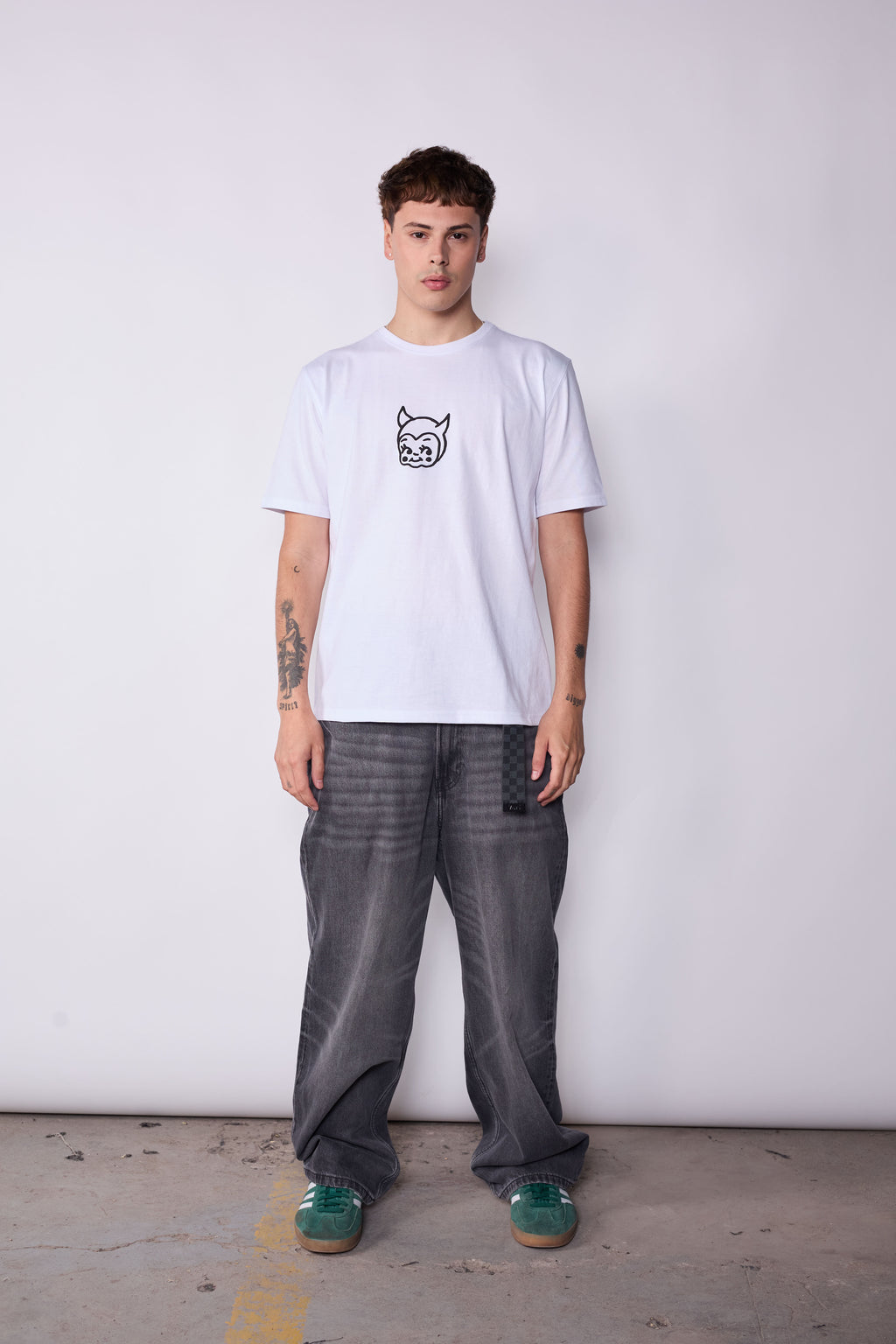 Polera Slim Fit Blanca Diablito