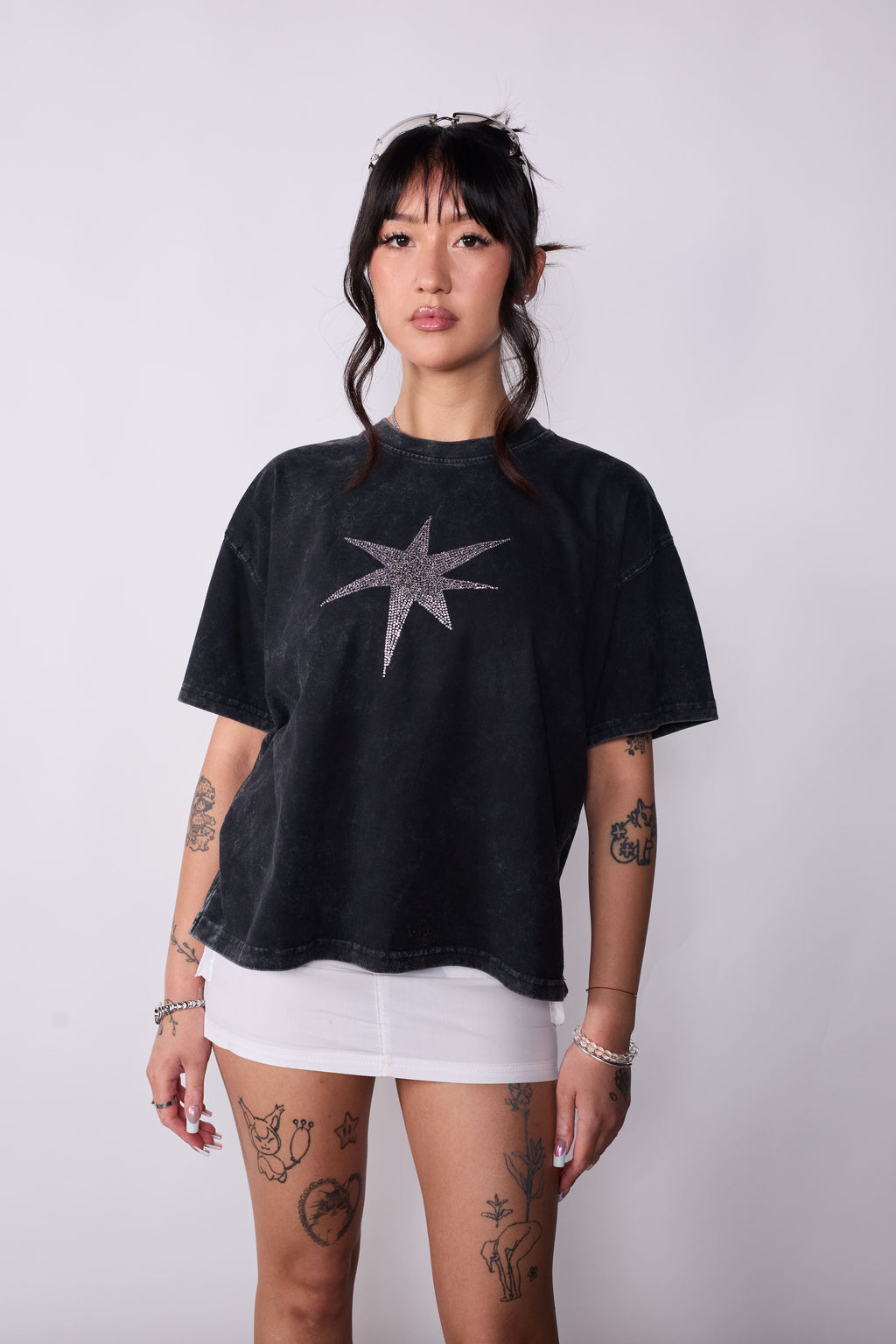 Polera Boxy Fit Negra Estrella Strass Acid Wash