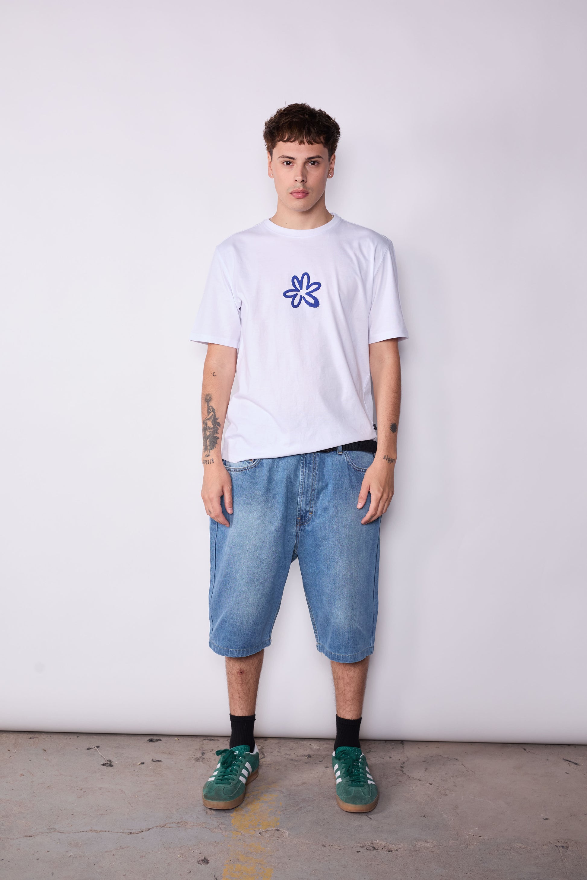 Polera Slim Fit Blanca Flor