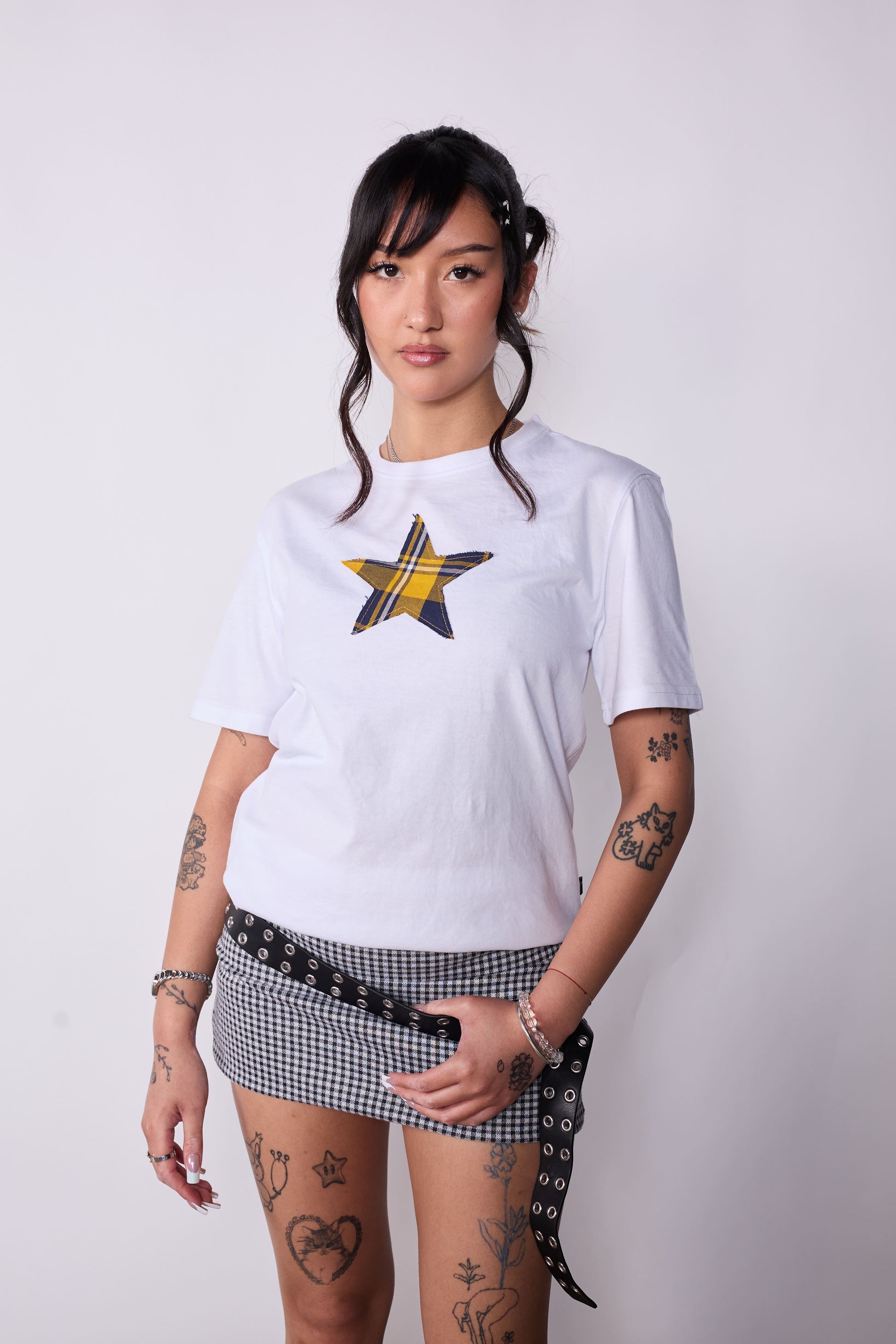 Polera Slim Fit Blanca Estrella Tartán