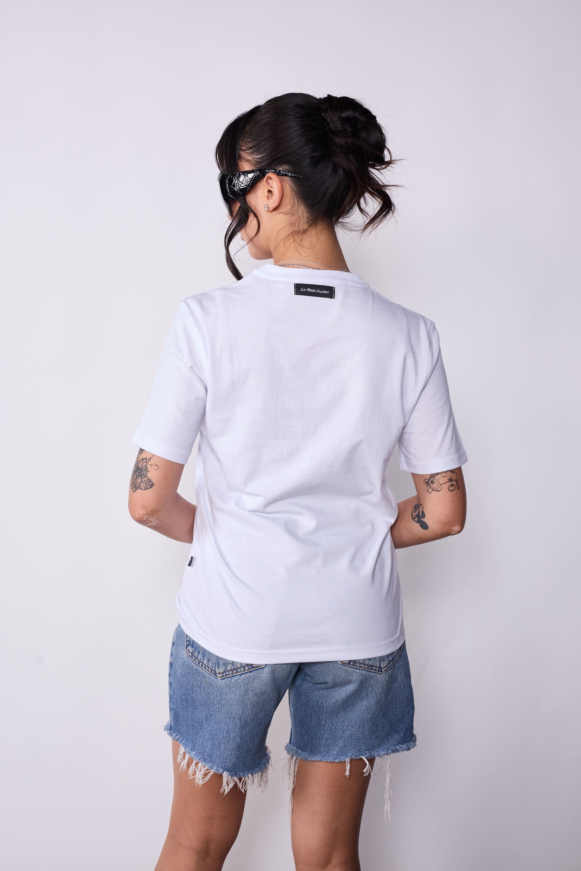 Polera Slim Fit Blanca Estrella Negra Puntos Negros