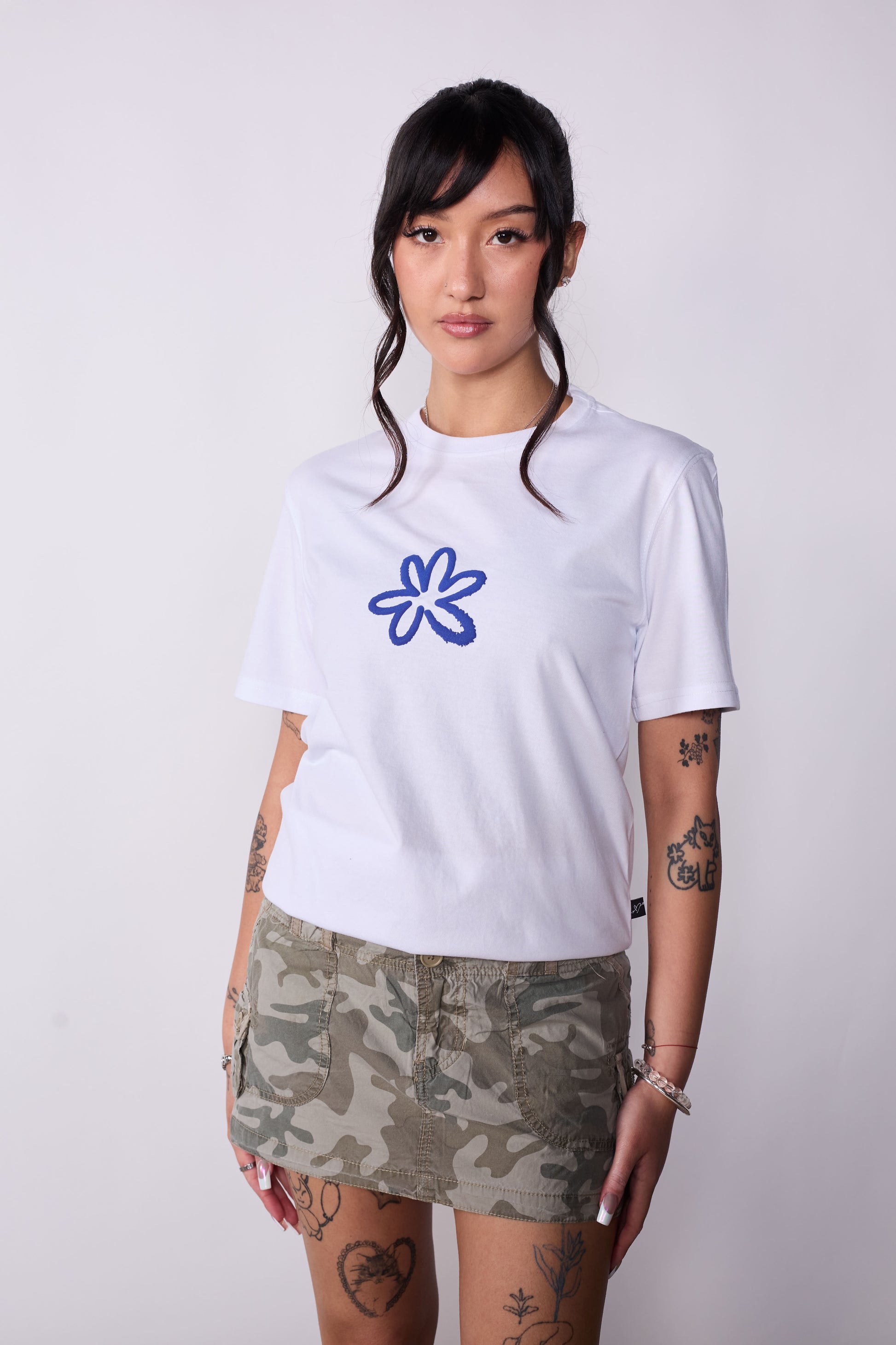 Polera Slim Fit Blanca Flor