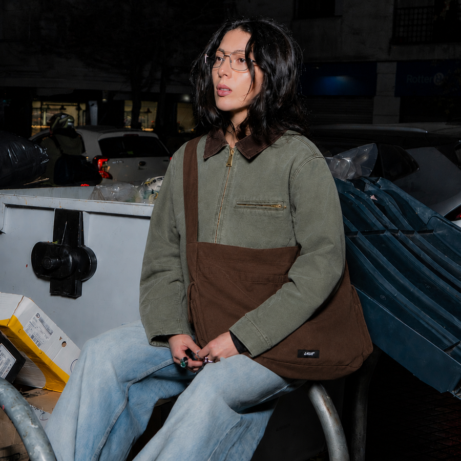 Crossbody cargo café gabardina