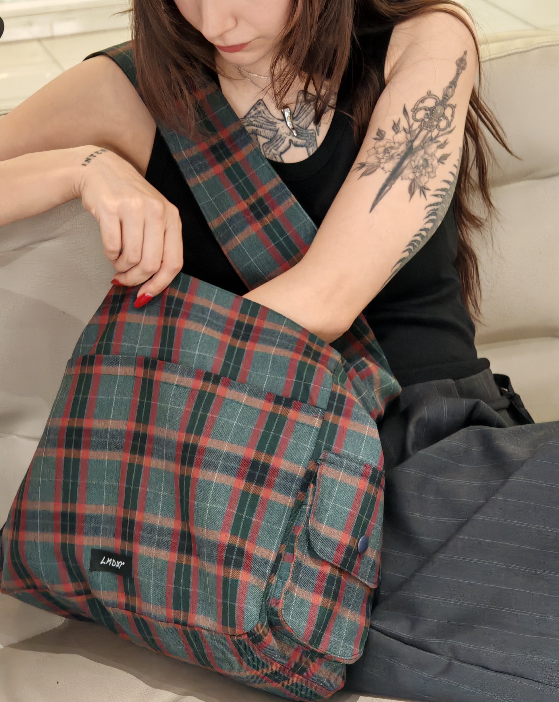 Crossbody cargo bag tartán verde