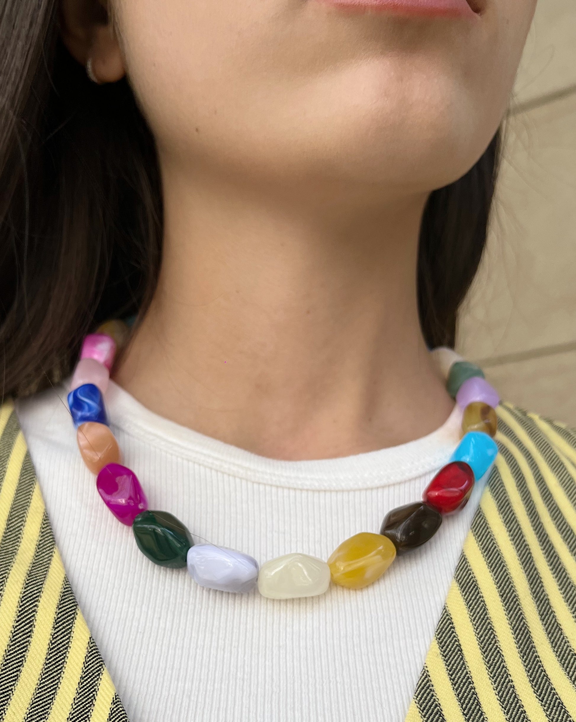 Collar piedras acrílicas colores