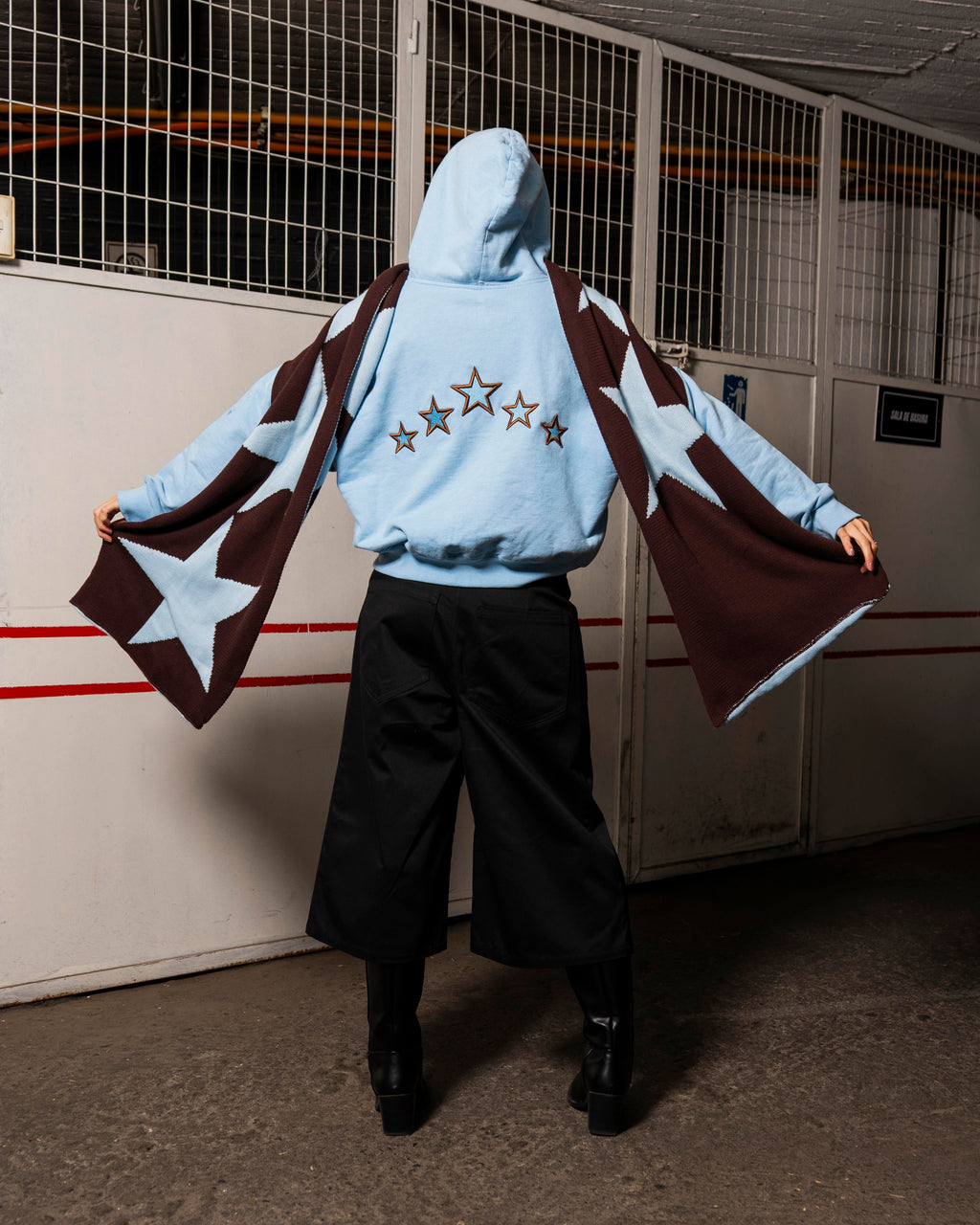 Hoodie 5 Estrellas – Boxy Fit Baby Blue