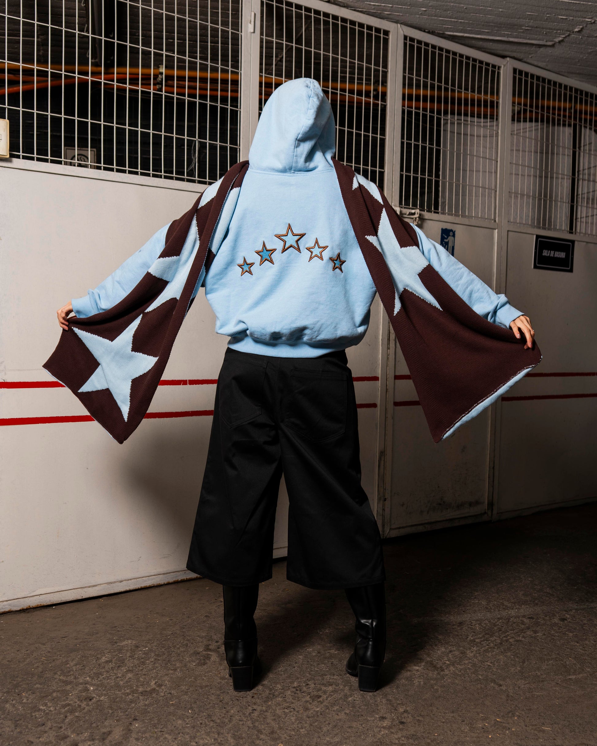 Hoodie 5 Estrellas – Boxy Fit Baby Blue